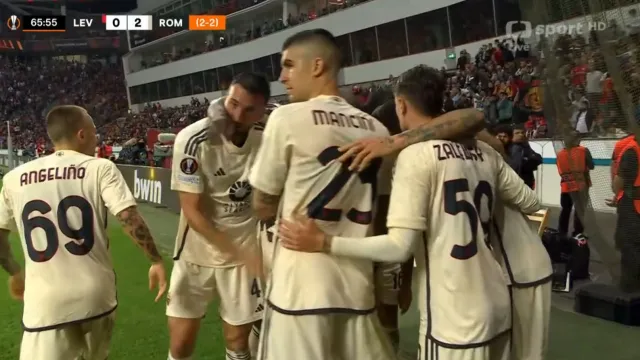 Gól v utkání Leverkusen – AS Řím: Paredes – 0:2 (66. min. z pen.)