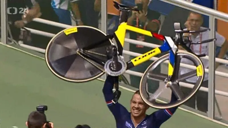 Sestřih třetího dne mistrovství světa v dráhové cyklistice