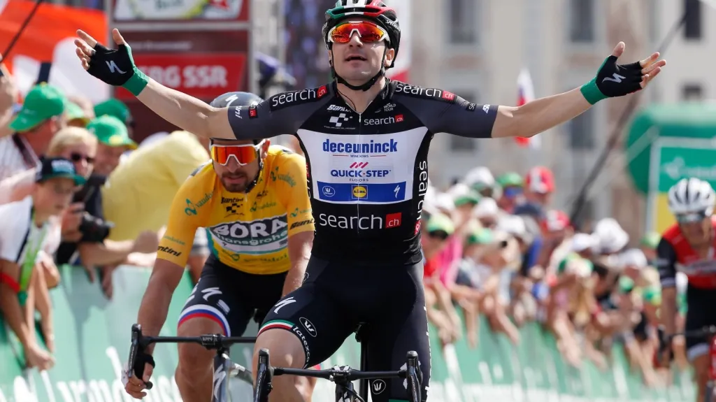 Elia Viviani se raduje z vítězství