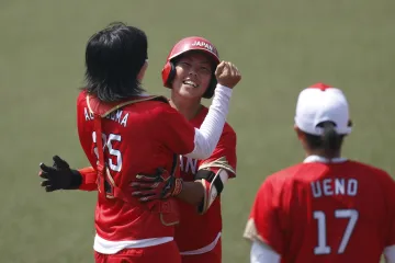 Radost softbalistek Japonska