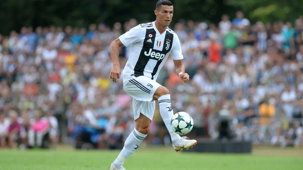 Cristiano Ronaldo v dresu Juventusu
