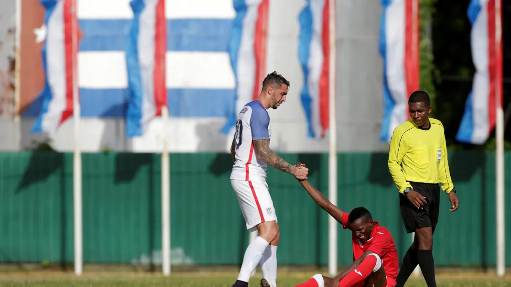 Utkání amerických a kubánských fotbalistů