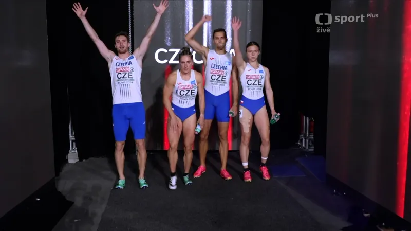 Finále smíšených štafet na 400 metrů s českými ohlasy