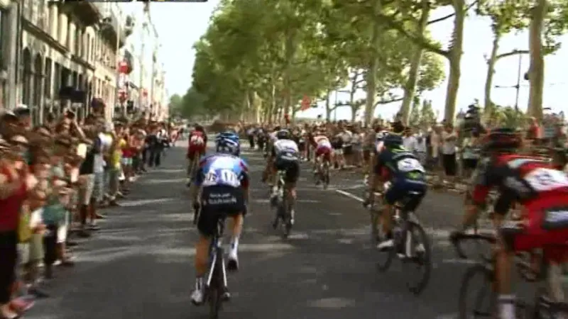 Závěr 14. etapy s cílem v Lyonu