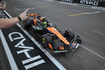 Lando Norris si třetím místem v Abú Dhabí zajistil titul mistra světa