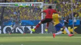 Šance v utkání Brazílie - Mexiko: Herrerův projektil vyřešil César (24. min.)
