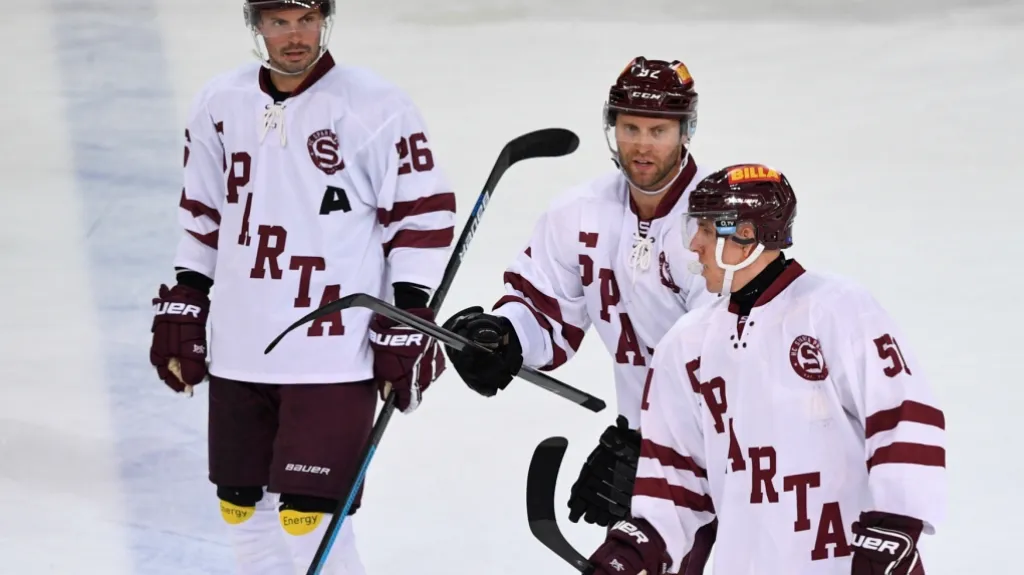 Zleva Michal Řepík, Vladimír Růžička a Marek Kvapil ze Sparty