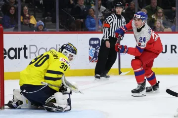 Adam Novotný v šanci proti Švédsku