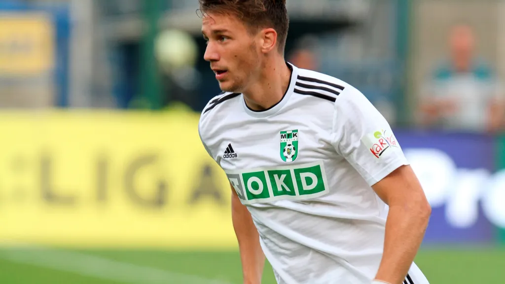 Karvinský záložník Vojtěch Smrž