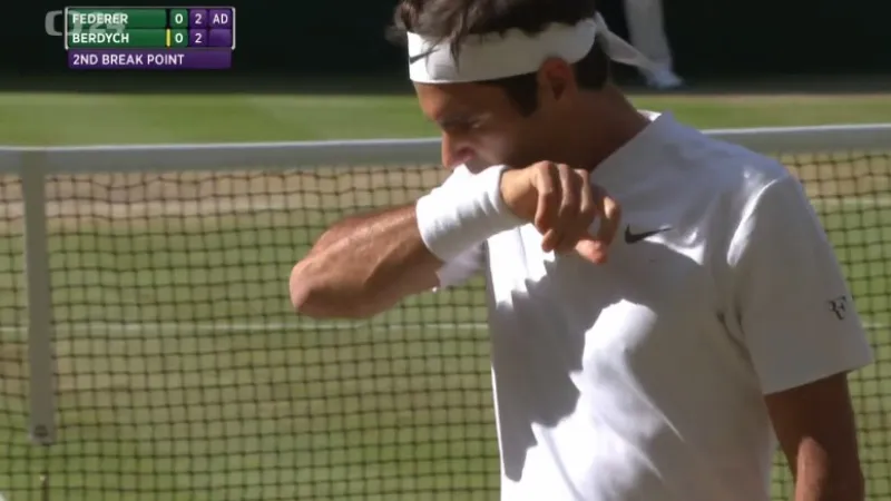 Federer postoupil přes Berdycha do finále Wimbledonu