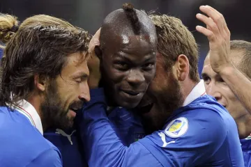 Balotelli slaví gól za Itálii