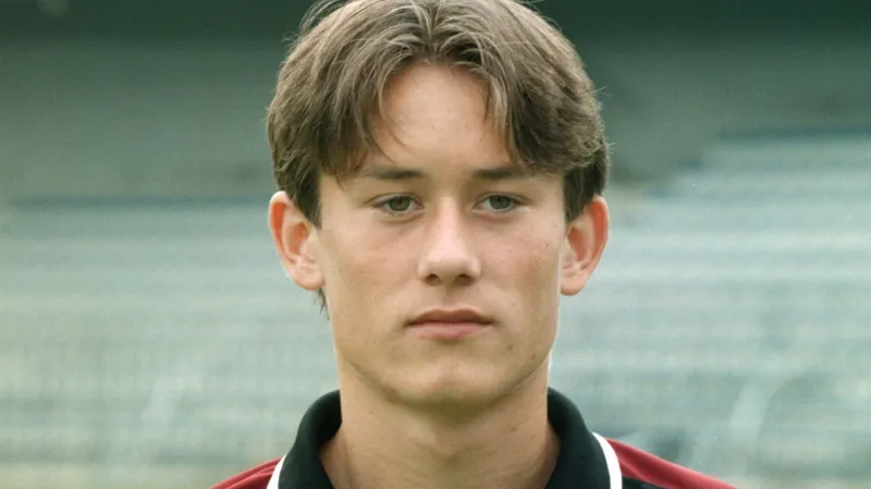 1999: Rosický poprvé nastoupil za fotbalové áčko Sparty