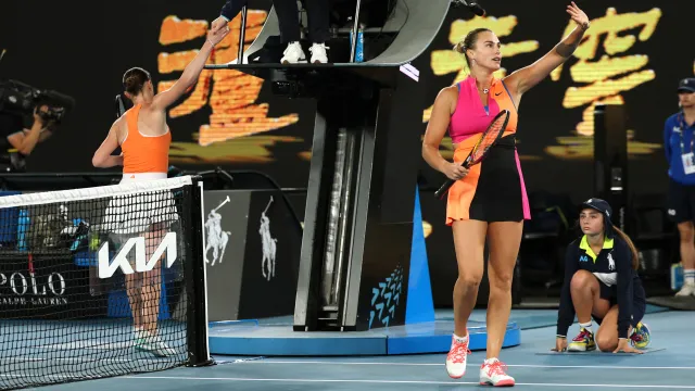 Finále v Melbourne si zahrají Sabalenková s Rybakinovou