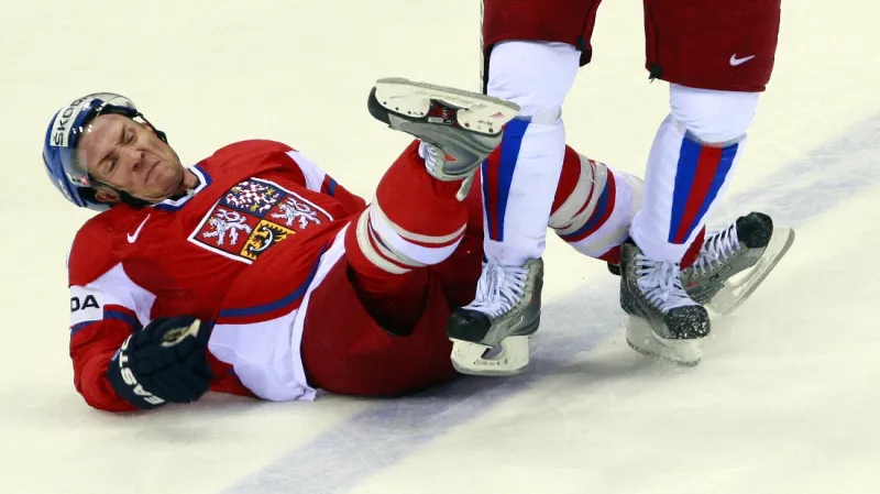 Karel Rachůnek po zákroku Jevgenije Arťuchina