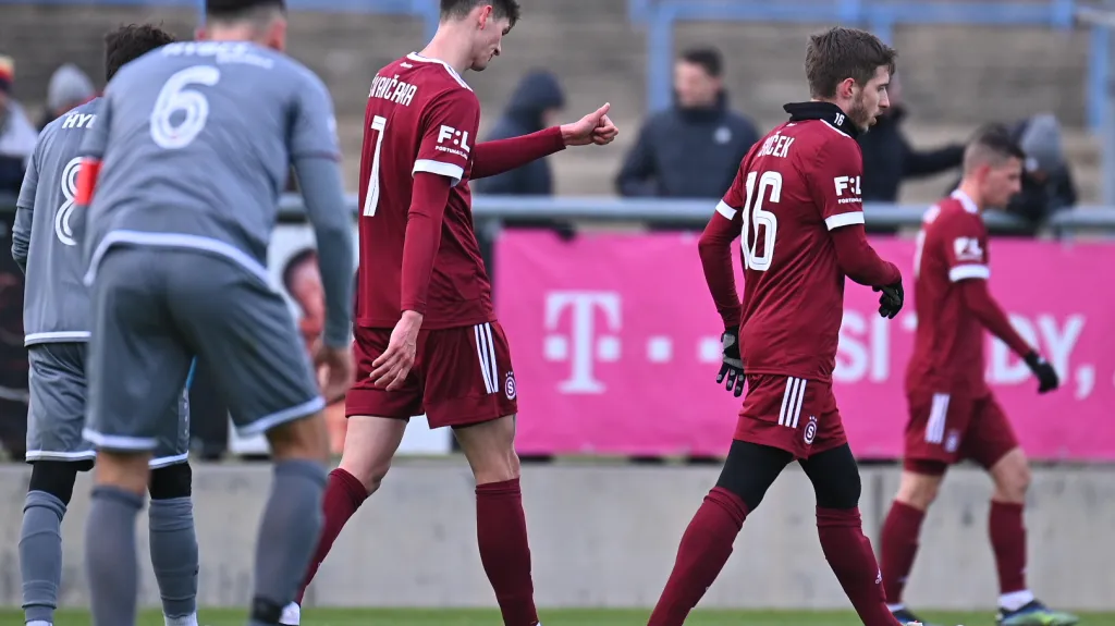 Tomáš Čvančara se raduje z gólu v dresu Sparty