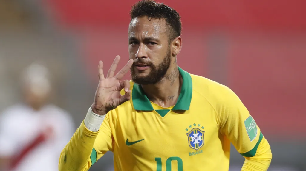 Brazilec Neymar se raduje ze vstřelené branky