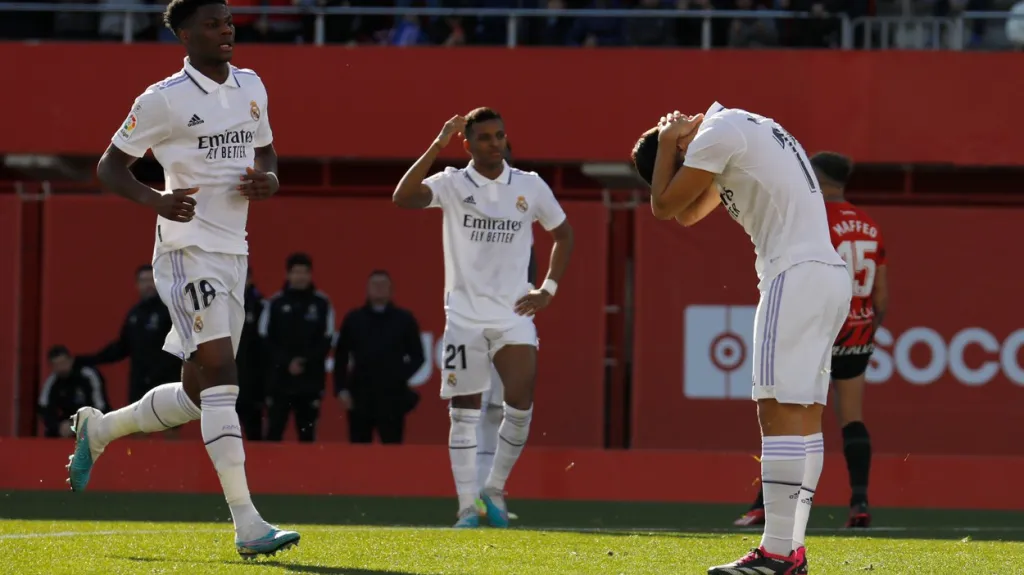 Zklamaní fotbalisté Realu Madrid v Mallorce