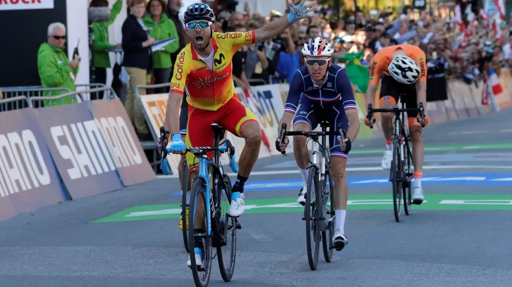 Španěl Alejandro Valverde se raduje z výhry na mistrovství světa