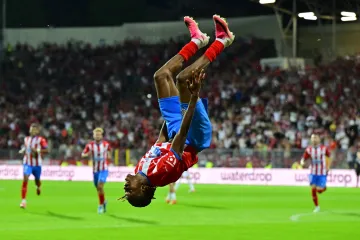 Lucky Ezeh ze Zbrojovky Brno oslavuje vstřelený gól Spartě