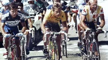 Greg LeMond zpět na Alpe d'Huez, ovšem v roce 1989, nikoliv o tři roky dříve, kdy dojel spolu s Bernardem Hinaultem