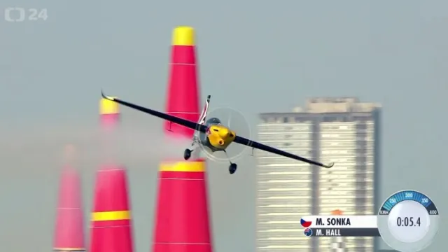 Obhájce Šonka začal Air Race druhým místem