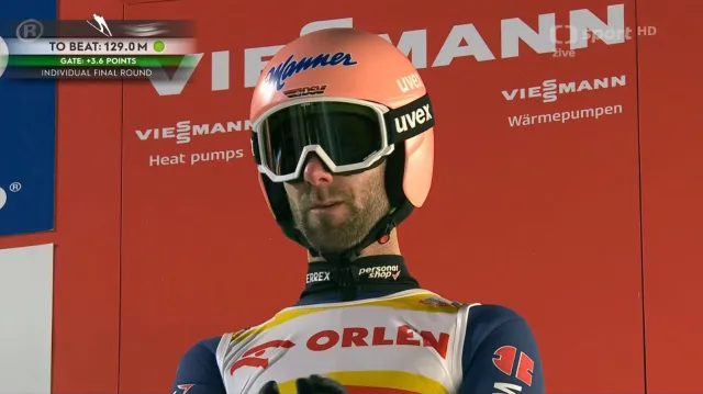 Závěr závodu skokanů na lyžích na SP ve Visle