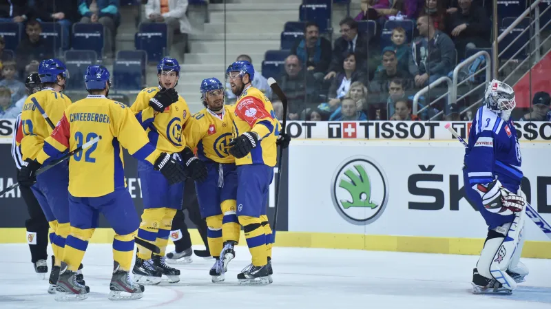 Hráči Davosu se radují ze vstřelené branky