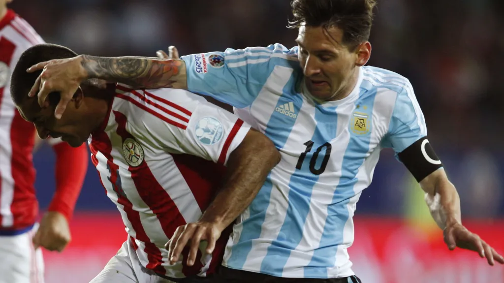 Lionel Messi v utkání s Paraguayí