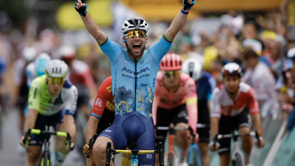 Mark Cavendish při rekordním 35. triumfu