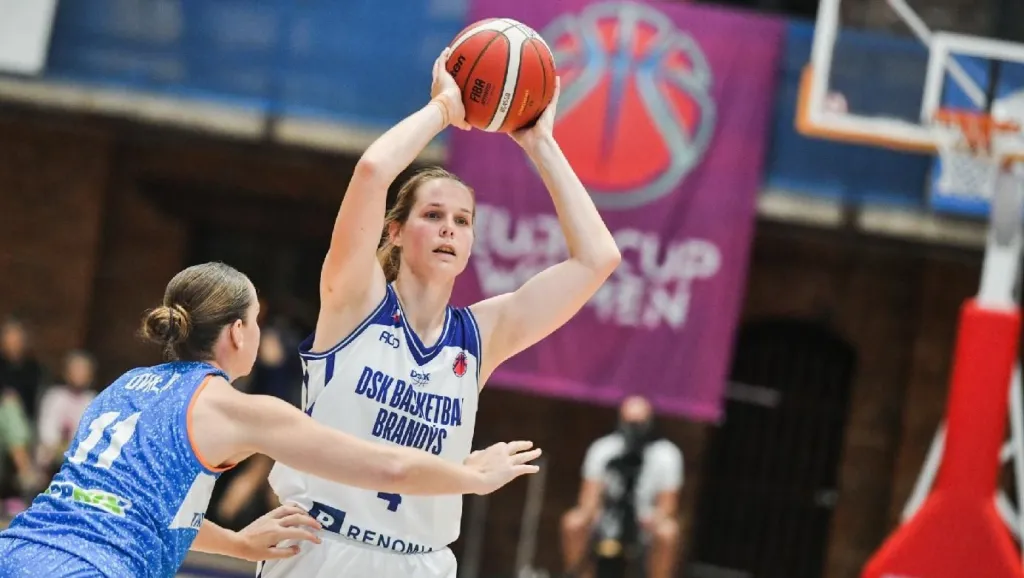 Alena Hanušová v dresu Brandýsa nad Labem