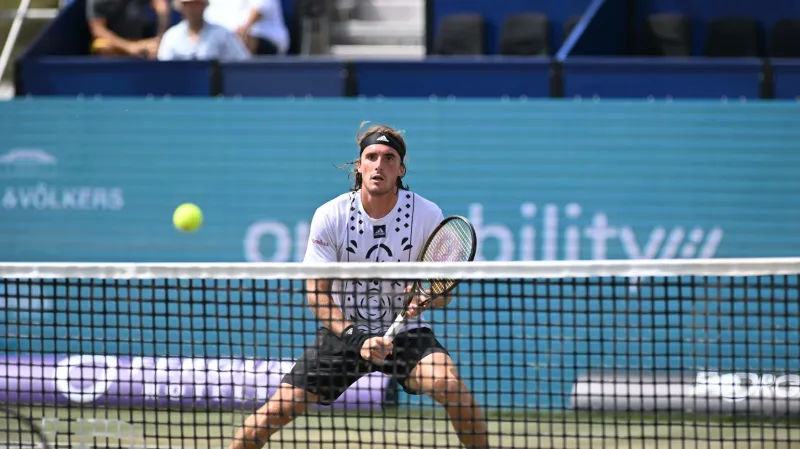 Stefanos Tsitsipas získal na Mallorce první titul na travnatém povrchu