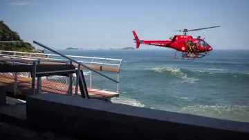 Záchranáři u zřícené cyklostezky