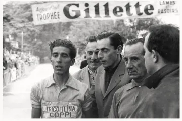 Federico Bahamontes si nechává radit od Fausta Coppiho