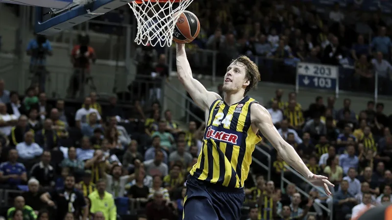 Sestřih utkání basketbalové Euroligy Barcelona - Fenerbahce
