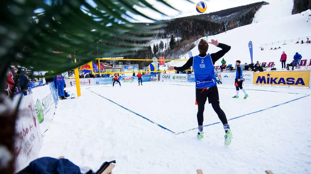 Snow volejbalový turnaj ve Špindlerově Mlýně