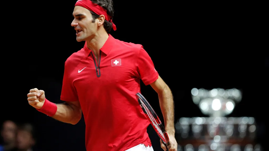 Slavící Roger Federer