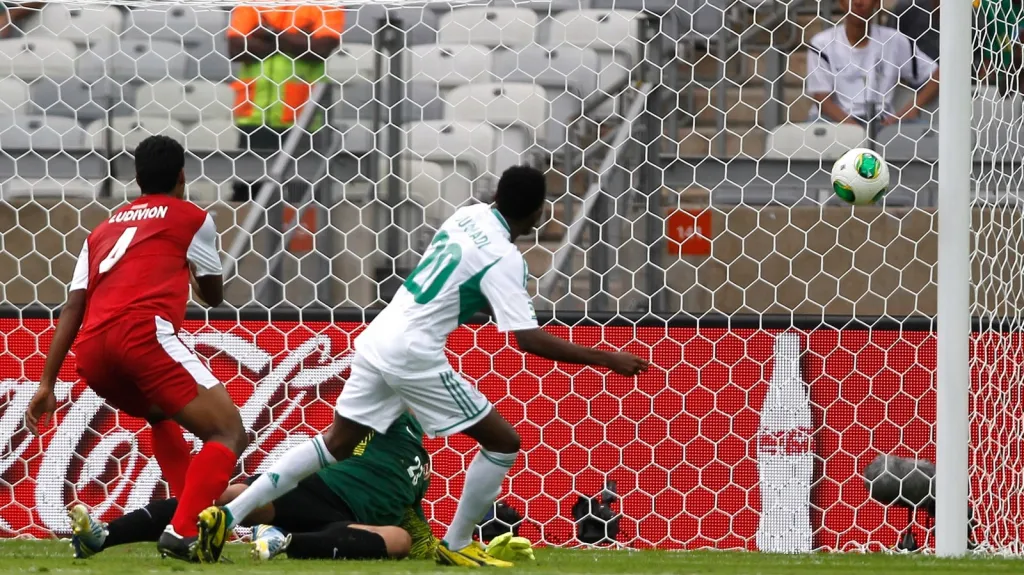 Nnamdi Oduamadi (vpravo)