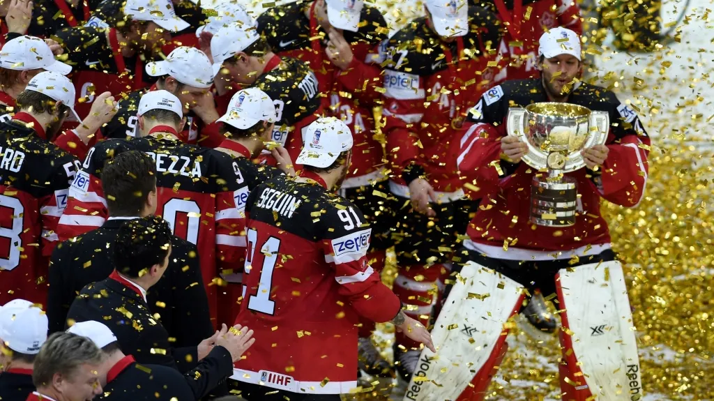 Kanadští hokejisté slaví titul mistrů světa