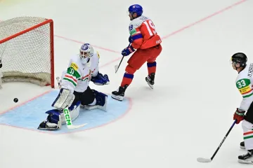 Jakub Flek dává v úniku gól Maďarům