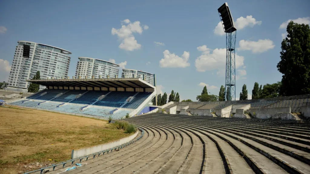 Tehelné pole před svým zbouráním v létě 2013