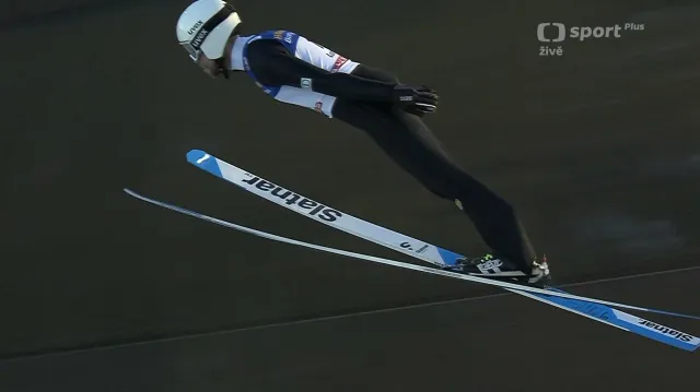 Skok Romana Koudelky v 1. kole SP v Lahti