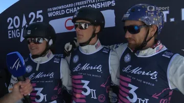 Finálové skoky vítězného družstva USA