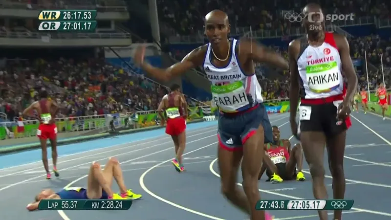 Finiš závodu na 10 000 m mužů