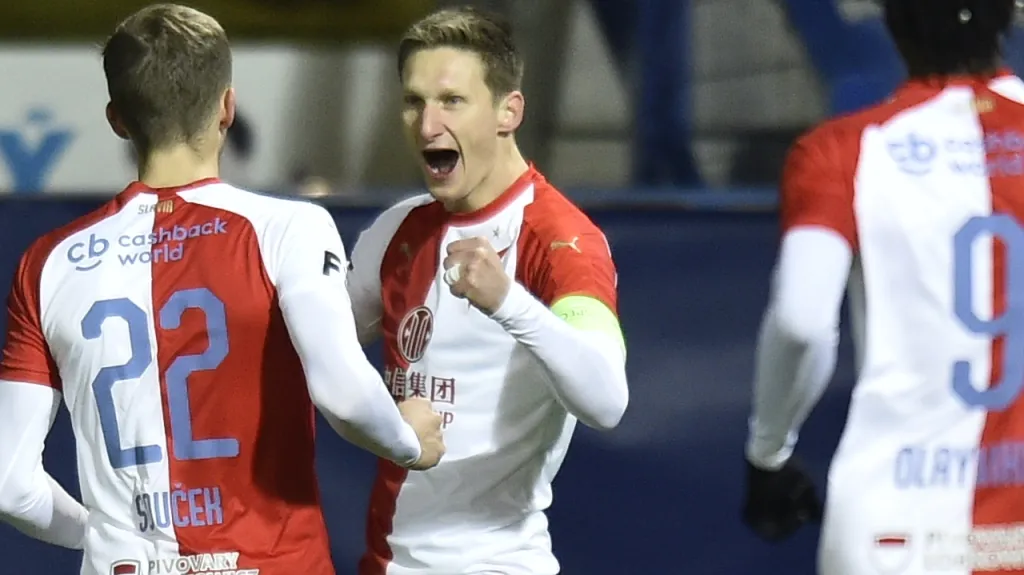 Útočník Slavie Milan Škoda se raduje z gólu