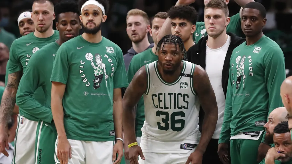 Zklamaní hráči Bostonu Celtics