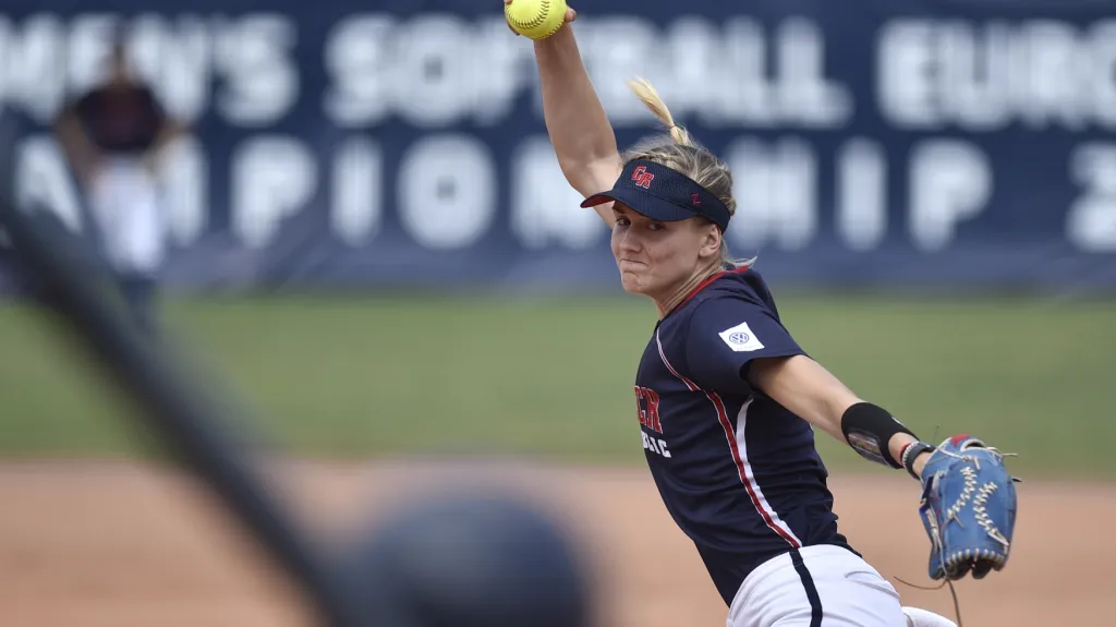 Česká nadhazovačka Veronika Pecková