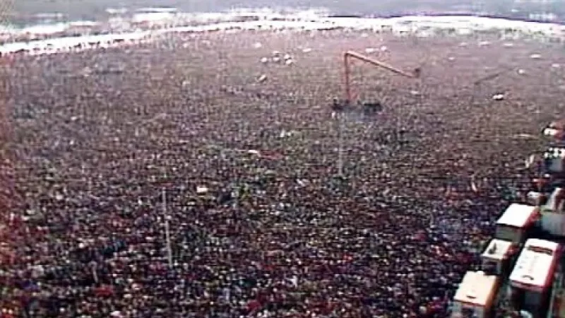 Demonstrace na Letné