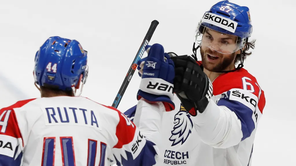Jan Rutta se raduje z gólu s Michaelem Frolíkem