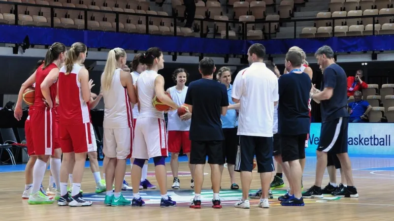 Ženská basketbalová reprezentace má za sebou první trénink v dějišti ME
