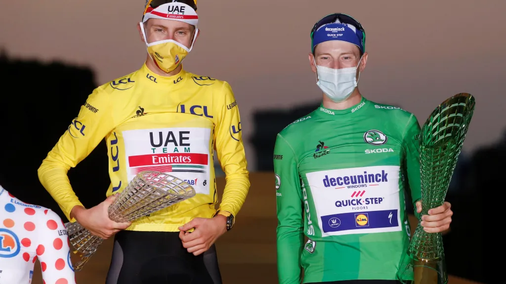 Vítěz Tour de France Tadej Pogačar a nejlepší sprinter Sam Bennett
